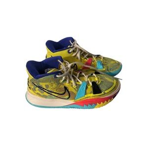 Men’s Nike Yellow and Blue Kyrie Sneakers with Bold Design